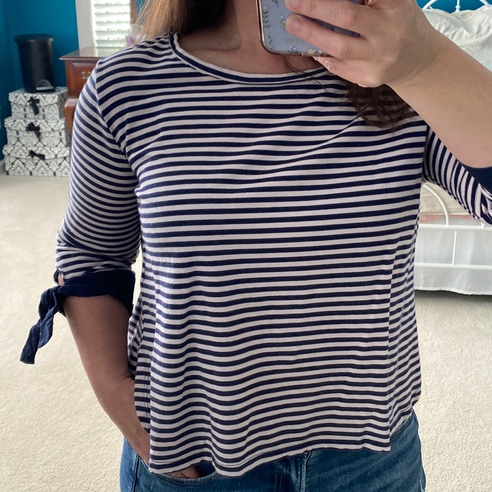 **FREE W/PURCHASE** Curve appeal navy blue and pink stripe pullover top. - Picture 6 of 16